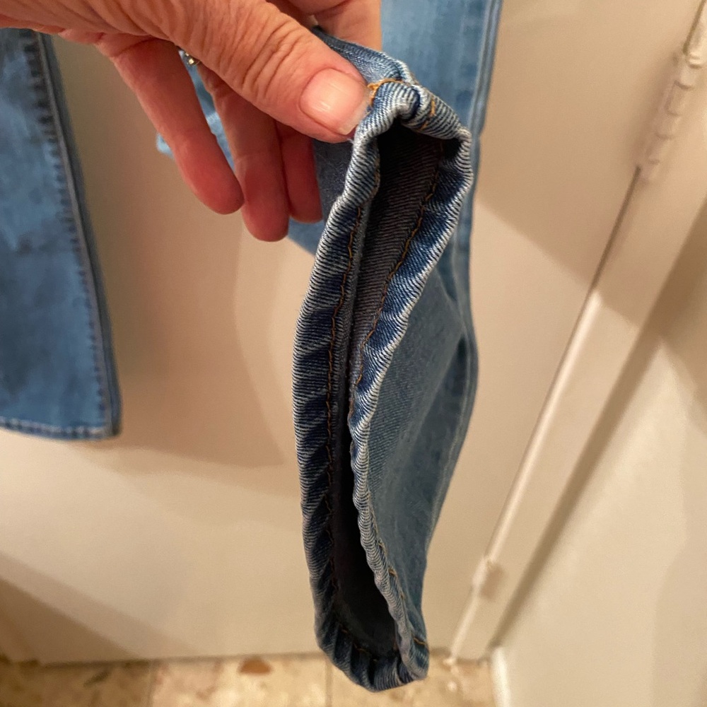 Old Navy Women's Boot Cut Jeans in Blue/Willow. Medium Rise. - Picture 4 of 9